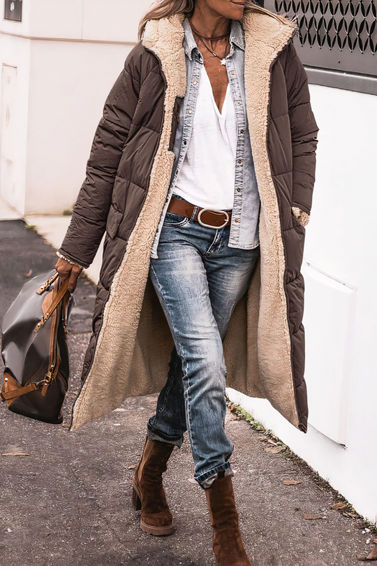 Lång Vinterjacka Dam för Kalla Dagar i Elegant Design